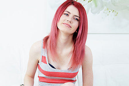 FakeAgent – Redhead Gets Agent Spunk on Her Ass