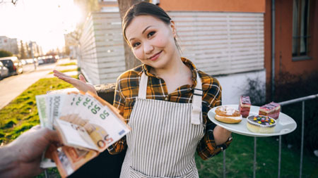 PublicAgent – Luna TrueLove: Cream Cakes and a Creampie