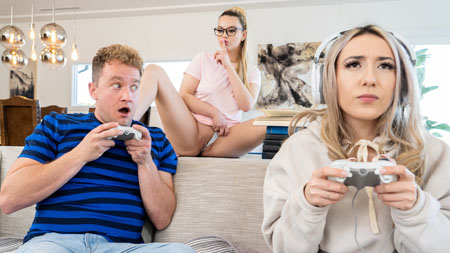 TeensLoveHugeCocks – Heather Honey: Hot Nerd Cucks Gamer Girlfriend