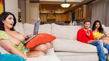 BrazzersExxtra – Harley Haze and Sarah Arabic