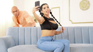 TeensLoveHugeCocks – Sara Retali: Big Dick Try-On